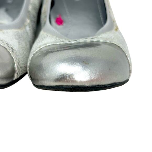 Ros Hommerson Ronnie Folding Silver Pebbled Ballet Flats - Picture 3 of 8